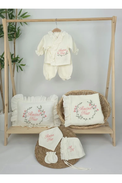 gros shop Müslin Yeni Doğan 4Katlı Organik %100Pamuk Kişiye Özgü Nakışlı Hastane Çıkış Seti (Çiçek Model-2) - Resim 2