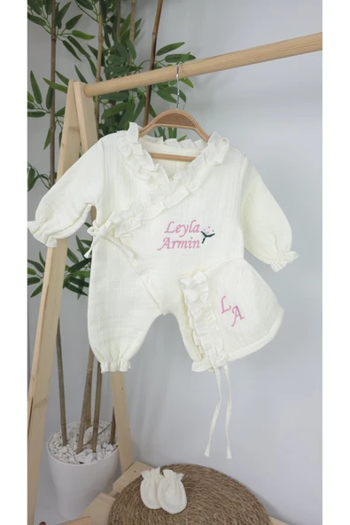 gros shop Müslin Yeni Doğan 4Katlı Organik %100Pamuk Kişiye Özgü Nakışlı Hastane Çıkış Seti-Tavşan Model-1 - Resim 4