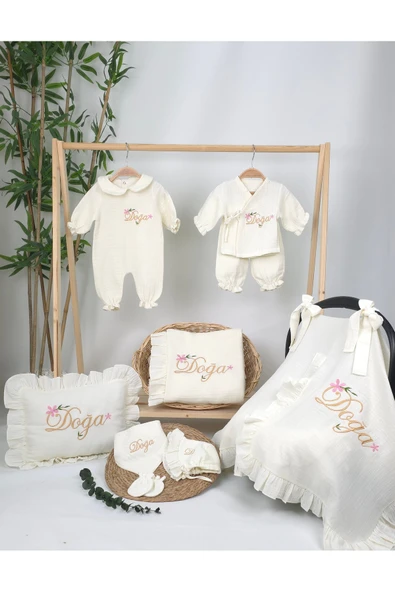 gros shop Müslin Yeni Doğan 4Katlı Organik %100Pamuk Kişiye Özgü Nakışlı Hastane Çıkış Seti(Çiçekli Model-1) ürün görseli