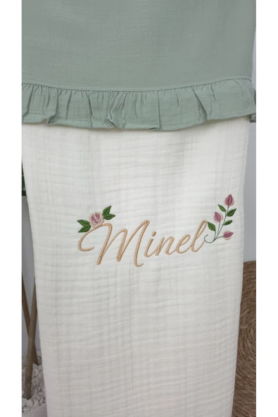 gros shop Müslin Yeni Doğan 4Katlı Organik %100Pamuk Kişiye Özgü Nakışlı Hastane Çıkış Seti (Güllü Model-4) - Resim 4