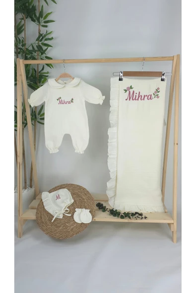 gros shop Müslin Yeni Doğan 4Katlı Organik %100Pamuk Kişiye Özgü Nakışlı Hastane Çıkış Seti- Güllü Model-1 ürün görseli