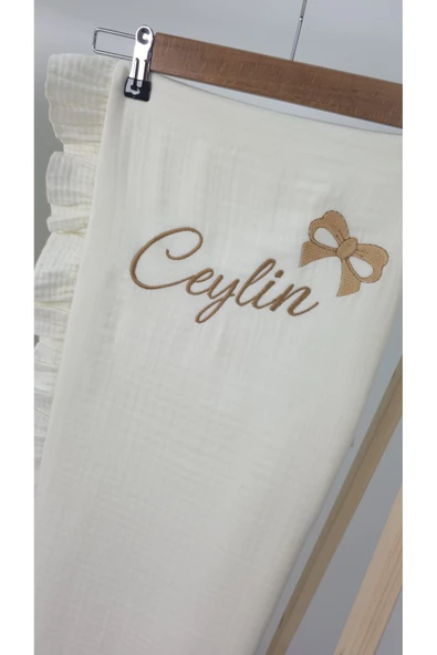 gros shop Müslin Yeni Doğan 4Katlı Organik %100Pamuk Kişiye Özgü Nakışlı Hastane Çıkış Seti-Kurdele Model ürün görseli