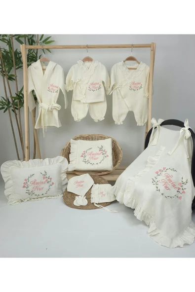 gros shop Müslin Yeni Doğan 4Katlı Organik %100Pamuk Kişiye Özgü Nakışlı Hastane Çıkış Seti (Çiçek Model-2) - Resim 2