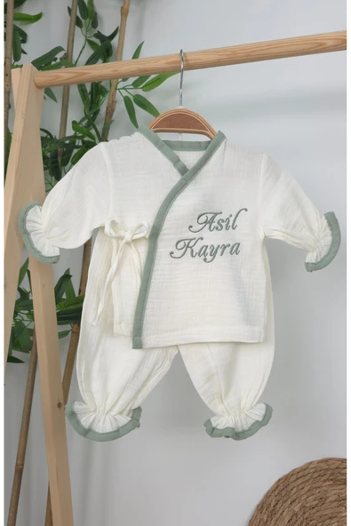 gros shop Müslin Yeni Doğan 4Katlı Organik %100Pamuk Kişiye Özgü Nakışlı Hastane Çıkış Seti (Yeşil Biyeli-1) - Resim 2