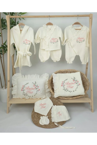 gros shop Müslin Yeni Doğan 4Katlı Organik %100Pamuk Kişiye Özgü Nakışlı Hastane Çıkış Seti (Çiçek Model-2) - 1