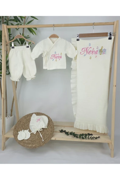 gros shop Müslin Yeni Doğan 4Katlı Organik %100Pamuk Kişiye Özgü Nakışlı Hastane Çıkış Seti (Nota Model) - Resim 2