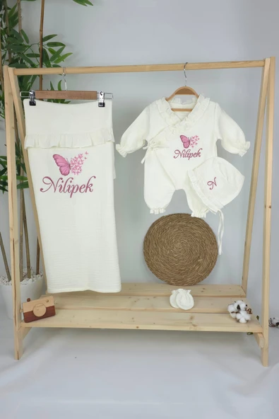 gros shop Müslin Yeni Doğan 4Katlı Organik %100Pamuk Kişiye Özgü Nakışlı Hastane Çıkış Seti (Çoklu Kelebek-2) - Resim 2
