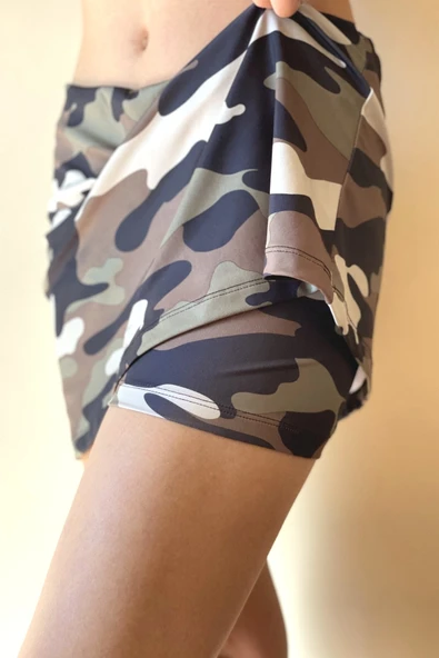 FITCLOCKS Kadın Haki Yeşil Kamuflaj Desenli Spor Ve Günlük Kullanım Mini Tenis Şort Etek ürün görseli