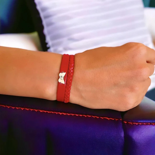 14 Ayar Altın Plakalı İsme Özel Kelebek Motifli Doğal Kırmızı Derili Hediye Bileklik-565 - Resim 2