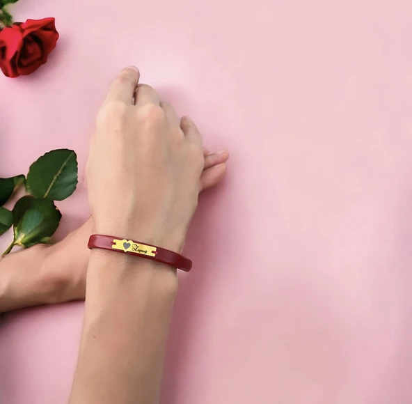 14 Ayar Altın Plakalı İsme Özel Kalp Figürlü Koyu Kırmızı Derili Hediye Bileklik-566 - Resim 2