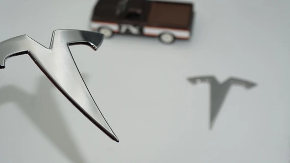 DK Tuning Tesla Model Y Logo Krom Metal Rozet Amblem Arma Seti ürün görseli