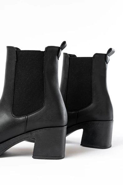 5109-3056 Siyah Lastikli Kalın Topuklu Günlük Kadın Bot - Resim 10