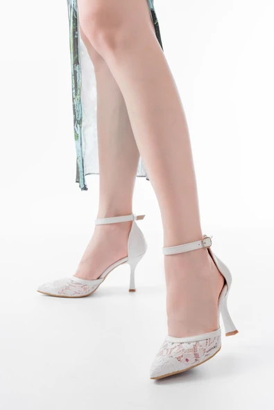 K-404 Beyaz Fileli Çiçek Detaylı  Kadın Topuklu Ayakkabı ürün görseli