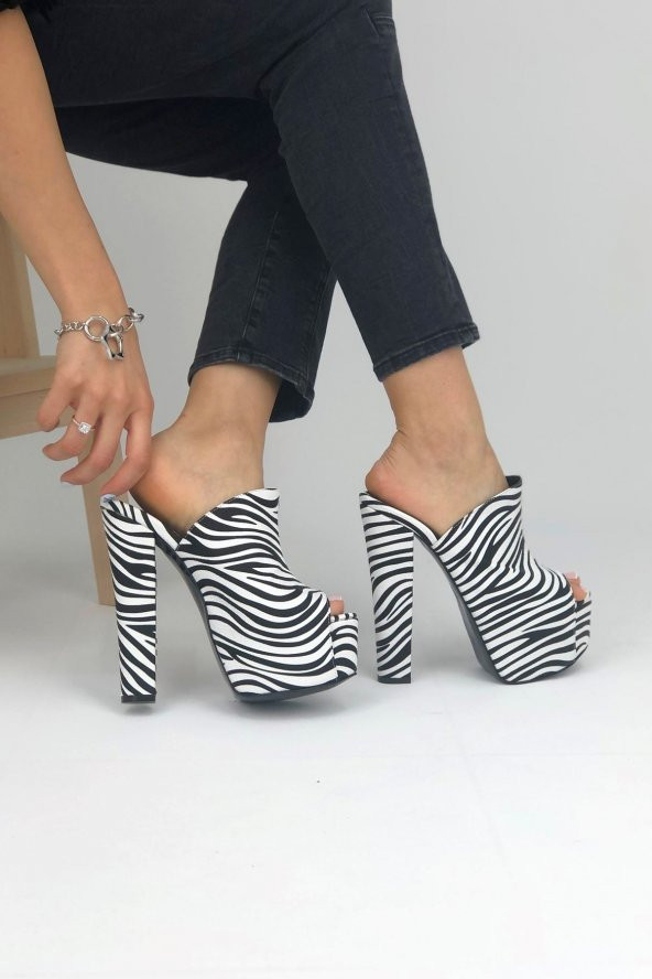 Kadın Siyah Beyaz 15 cm Platform Topuklu Ayakkabı - 4