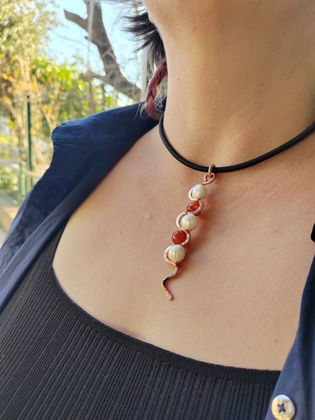 Doğal Taş & İnci Enerji Kolyesi – El Yapımı Tasarım ürün görseli