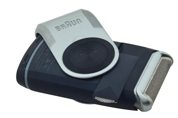 2. EL Braun PocketGo M-90 Pilli Seyahat Tıraş Makinesi - 2