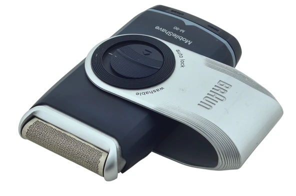 2. EL Braun PocketGo M-90 Pilli Seyahat Tıraş Makinesi - 4