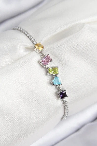 Pirinç Renkli Zirkon Taşlı Geometrik Model Gümüş Renk Kadın Bileklik - TJ-BB7688 ürün görseli