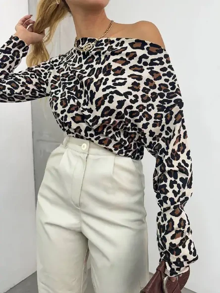 Leopar Desenlı Uzun Kollu Asimetrik Yaka Bluz - 5