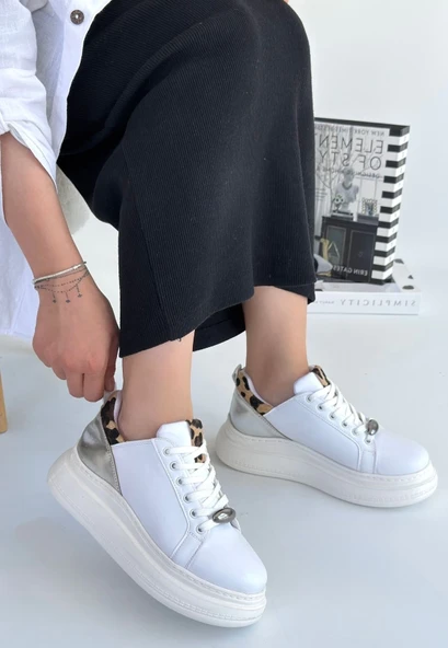 Gasta Beyaz Cilt Gümüş Detaylı Bağcıklı Spor Ayakkabı - Resim 3