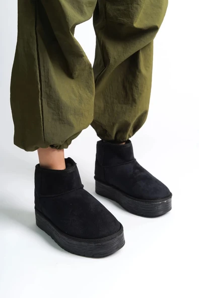 Joy Ayakkabı AMELIA Bağcıksız Düz ve Kalın Taban İçi Kürklü Kısa Süet Kadın Bot SST - Siyah ürün görseli