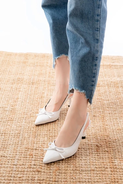 İnfon Ayakkabı Marketi İNF-4500 Beyaz Rugan Günlük Arkası Açık Fiyonklu Topuklu Ayakkabı ürün görseli 1