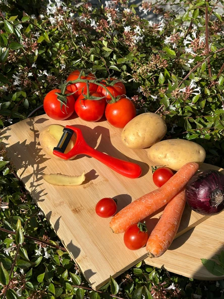 Solingen Pırıltılı Kırmızı Sapan Soyacak – Paslanmaz Alman Çeliği, Ergonomik Sap, Yüksek Keskinlik - Resim 4