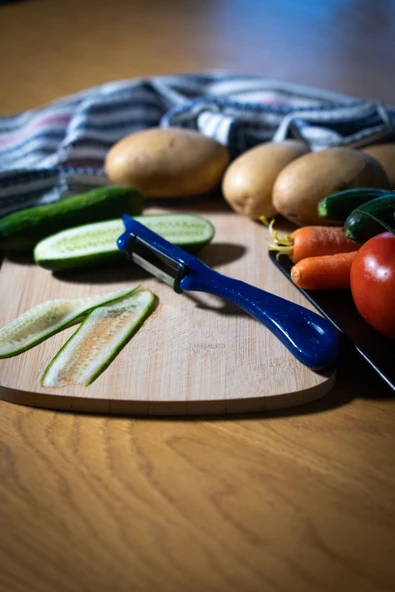 Solingen Simli Mavi Dikey Soyacak – Paslanmaz Alman Çeliği, Ergonomik Sap, Çift Yönlü Kesici Ağız ürün görseli