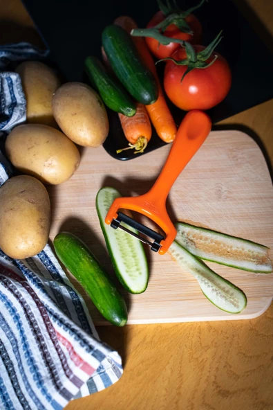 Solingen Simli Turuncu Sapan Soyacak – Paslanmaz Alman Çeliği, Ergonomik Sap, Yüksek Keskinlik ürün görseli