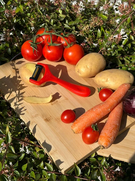 Solingen Pırıltılı Kırmızı Sapan Soyacak – Paslanmaz Alman Çeliği, Ergonomik Sap, Yüksek Keskinlik ürün görseli