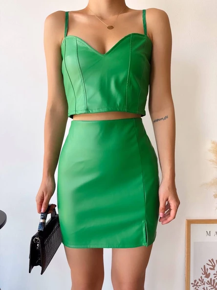 Tek yırtmaçlı arkadan fermuarlı deri etek yeşil - Resim 4