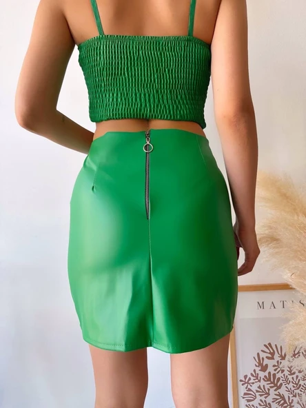Tek yırtmaçlı arkadan fermuarlı deri etek yeşil - Resim 3