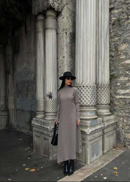 Boğazlı kalın bürümcük uzun elbise vizon ürün görseli