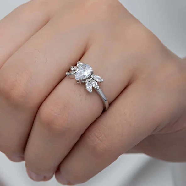 Supertrend Gümüş Damla Zirkon Taşlı Kadın Yüzük