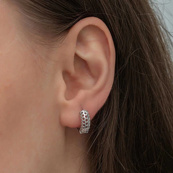 Supertrend Gümüş Petek Desenli Halka Kadın Küpe - Resim 2