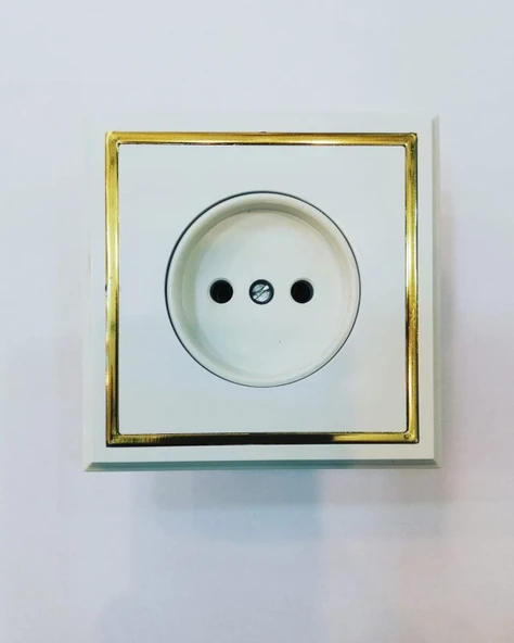 Demirbağ Sıva Altı Topraksız Priz ürün görseli 1