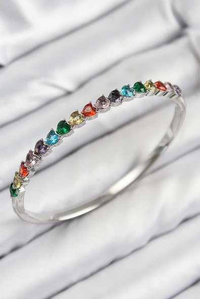 Pirinç Renkli Zirkon Taşlı Kalp Model Gümüş Renk Kadın Kelepçe - TJ-BB7679 ürün görseli