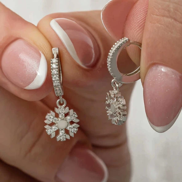 Supertrend Gümüş Sallantılı Kar Tanesi Kadın Küpe ürün görseli 1