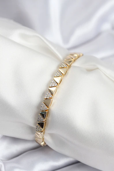 Pirinç VIP Seri Gold Renk Sıralı Üçgen Model Kadın Bileklik - TJ-BB7942 ürün görseli
