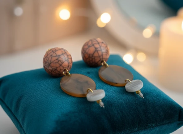 Yuvarlak Taşlı Desenli Renkli Top Küpe 7,5cm