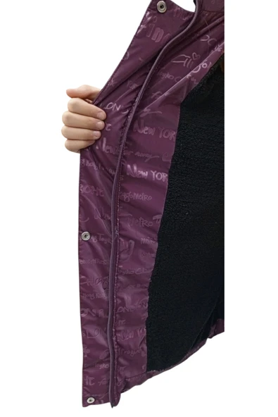 Kız Çocuk Yazı Desenli Kapüşonu Çıkabilen İçi Peluş Astarlı Mürdüm Renk Mont - 3