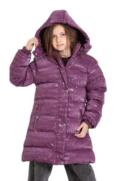 Kız Çocuk Yazı Desenli Kapüşonu Çıkabilen İçi Peluş Astarlı Mürdüm Renk Mont