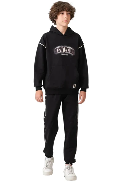 Erkek Çocuk New York Yazılı Çizgi Şeritli Kanguru Cepli Kapüşonlu Siyah Eşofman Takımı