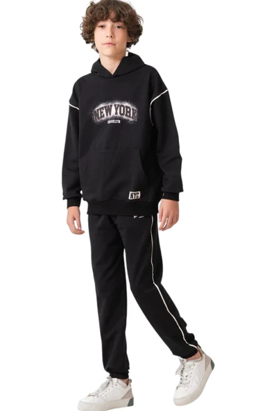 Erkek Çocuk New York Yazılı Çizgi Şeritli Kanguru Cepli Kapüşonlu Siyah Eşofman Takımı - 2
