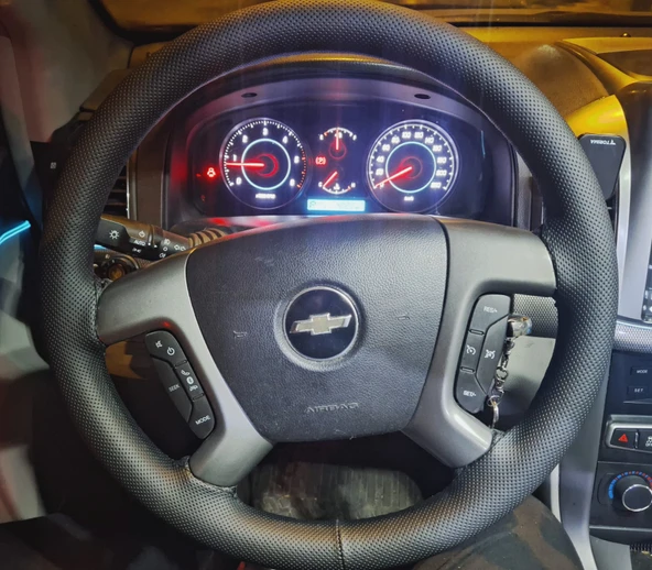 DİKİŞLİ DİREKSİYON KILIFI NOKTALI DERİ SİYAH DİKİŞLİ CHEVROLET CAPTİVA İÇİN ürün görseli