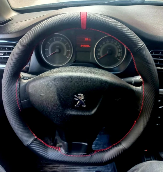 DİKİŞLİ DİREKSİYON KILIFI KARBON DERİ NOKTALI DERİ KIRMIZI YÜZÜK KIRMIZI DİKİŞ PEUGEOT 301 İÇİN ürün görseli