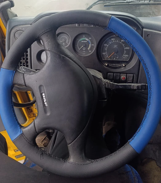 DİKİŞLİ DİREKSİYON KILIFI SİYAH DERİ MAVİ DERİ SİYAH DİKİŞLİ DAF BU DİREKSİYON İÇİN ürün görseli