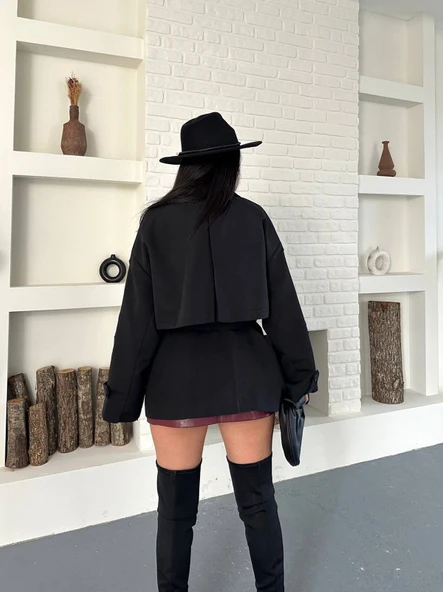 Kruvaze Yaka Düğmeli Kemerli Cepli Apoletli Kuşaklı Trençkot - Resim 8