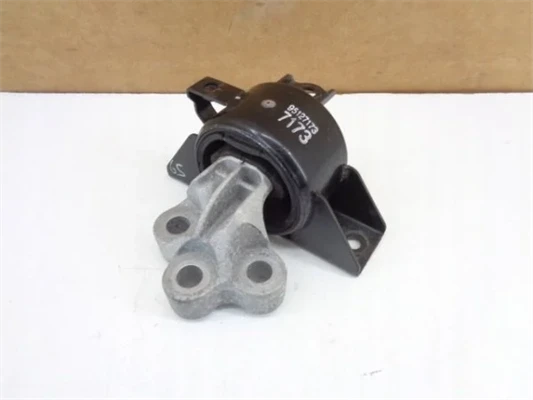 Opel Mokka 1.4 Turbo Düz Vitesli Sol Motor Kulağı Orjinal ürün görseli