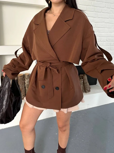 Kruvaze Yaka Düğmeli Kemerli Cepli Apoletli Kuşaklı Trençkot - Resim 7